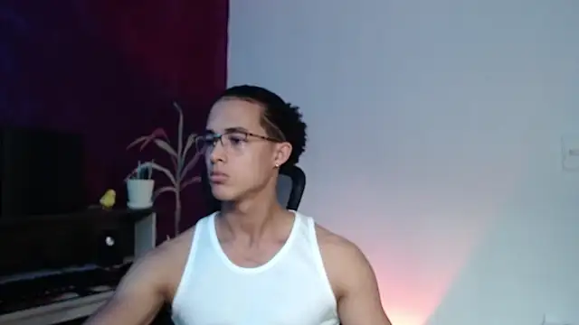 Snapshot of alejo_x3 chatting on March 9, 2025, 9:14 pm alejo x3 online show from March 9, 2025, 9:14 pm