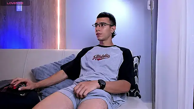 SymonPrince online show from November 30, 2025, 1:06 am