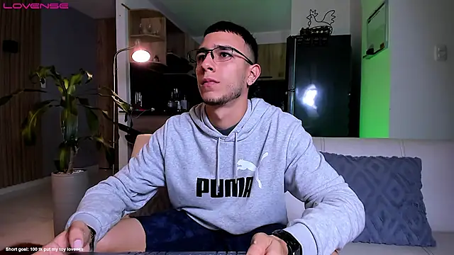 Snapshot of SymonPrince chatting on October 8, 2025, 8:09 pm SymonPrince online show from October 8, 2025, 8:09 pm