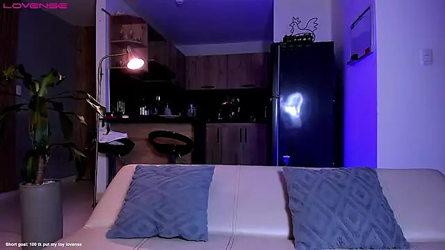 Snapshot of SymonPrince chatting on October 7, 2025, 9:05 pm SymonPrince online show from October 7, 2025, 9:05 pm