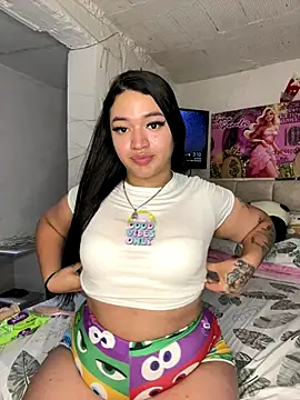 Snapshot of GemaGranadoss chatting on October 4, 2025, 8:10 pm GemaGranadoss online show from October 4, 2025, 8:10 pm