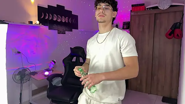 Snapshot of Kisan_Smith chatting on May 7, 2026, 2:38 am Kisan Smith online show from May 7, 2026, 2:38 am