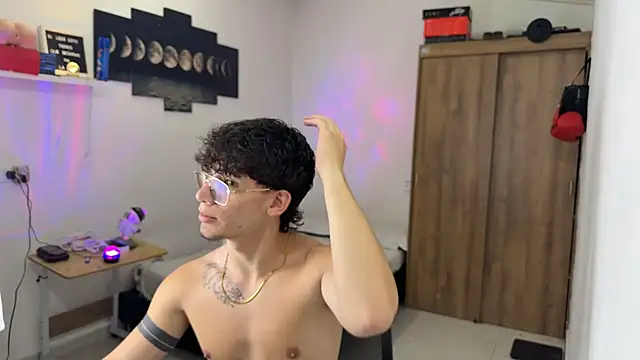 Kisan Smith online show from November 10, 2025, 1:21 am