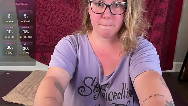 GlitterKitty108 online show from November 2, 2025, 2:11 pm