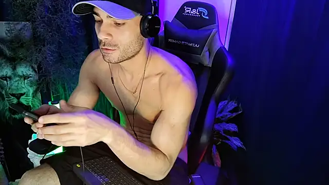 Snapshot of sexyboycolombi4 chatting on March 14, 2025, 3:15 am sexyboycolombi4 online show from March 14, 2025, 3:15 am