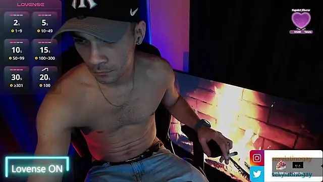 Snapshot of sexyboycolombi4 chatting on February 3, 2026, 11:10 pm sexyboycolombi4 online show from February 3, 2026, 11:10 pm