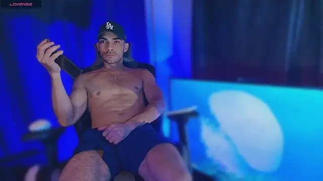 sexyboycolombi4 online show from July 22, 2026, 6:43 pm