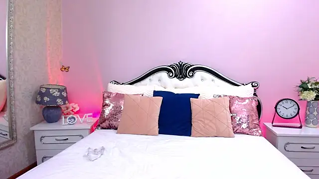 FoxxyClarise online show from April 20, 2026, 6:42 pm