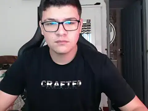 Snapshot of Plug_Control chatting on March 19, 2025, 1:29 pm Plug Control online show from March 19, 2025, 1:29 pm