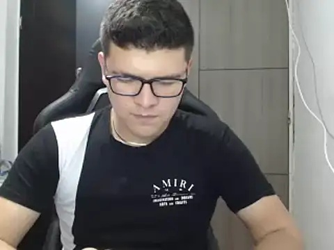 Snapshot of Plug_Control chatting on March 1, 2025, 6:43 pm Plug Control online show from March 1, 2025, 6:43 pm