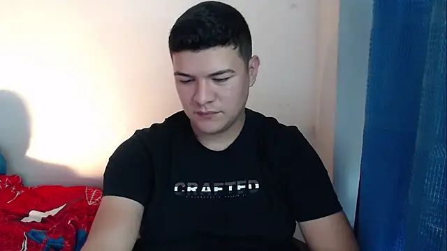 Snapshot of Plug_Control chatting on October 19, 2025, 9:50 pm Plug Control online show from October 19, 2025, 9:50 pm