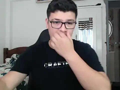 Snapshot of Plug_Control chatting on March 19, 2025, 8:00 pm Plug Control online show from March 19, 2025, 8:00 pm