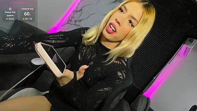 Snapshot of Courtney_gonet chatting on February 7, 2026, 12:57 pm Courtney gonet online show from February 7, 2026, 12:57 pm