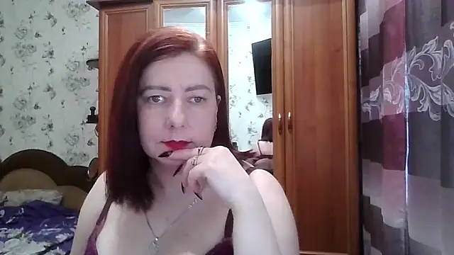 Snapshot of SophieNightAh chatting on February 20, 2026, 1:35 pm SophieNightAh online show from February 20, 2026, 1:35 pm