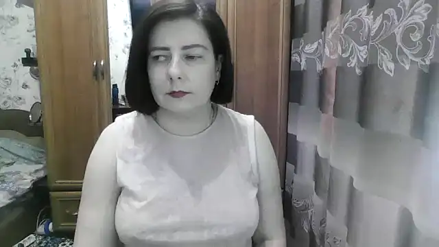 SophieNightAh online show from October 26, 2025, 1:55 pm