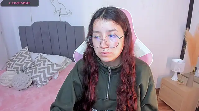 Amy joones online show from April 15, 2026, 11:27 am