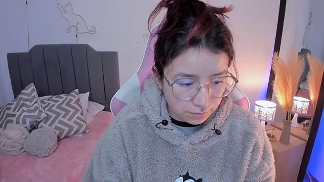 Amy joones online show from April 9, 2026, 11:16 am