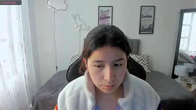 Amy joones online show from September 25, 2025, 11:49 am