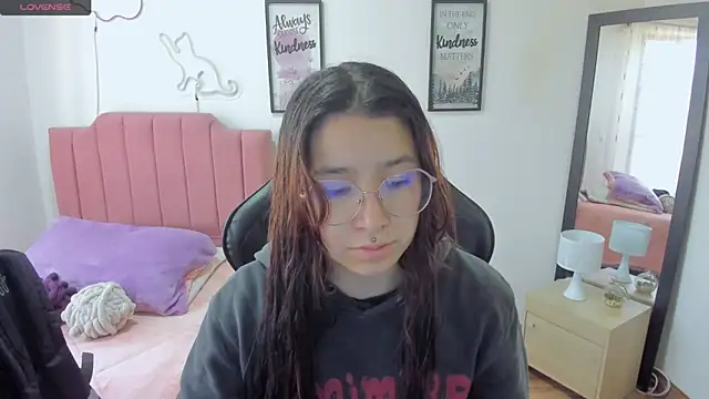 Amy joones online show from November 12, 2025, 12:31 pm