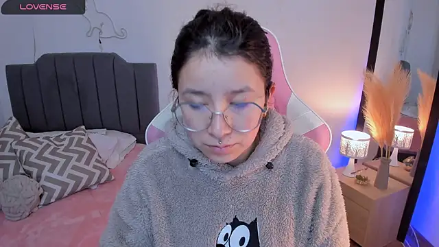 Amy joones online show from April 7, 2026, 11:01 am