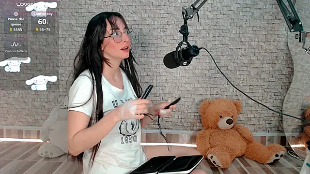 emma unu online show from May 1, 2026, 3:00 am