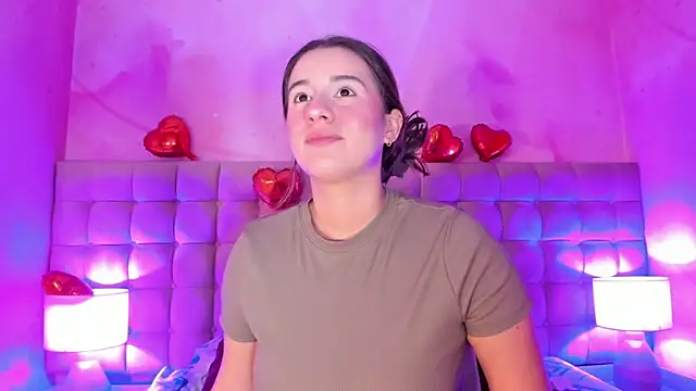 Snapshot of LanaHerondale chatting on February 23, 2025, 3:24 am LanaHerondale online show from February 23, 2025, 3:24 am