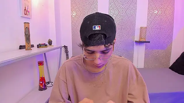 Nikolay Gregori online show from November 12, 2025, 4:16 am