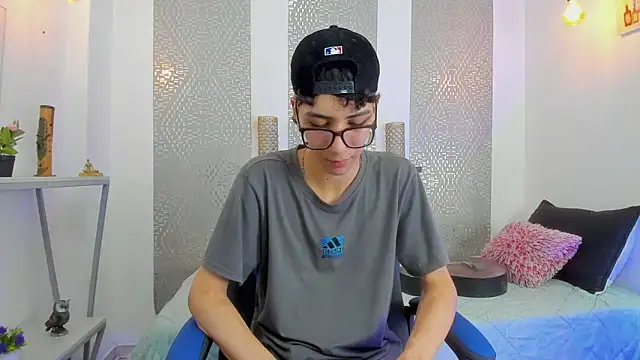 Snapshot of Nikolay_Gregori chatting on March 18, 2025, 7:01 am Nikolay Gregori online show from March 18, 2025, 7:01 am