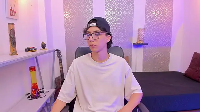 Nikolay Gregori online show from October 22, 2025, 4:23 am