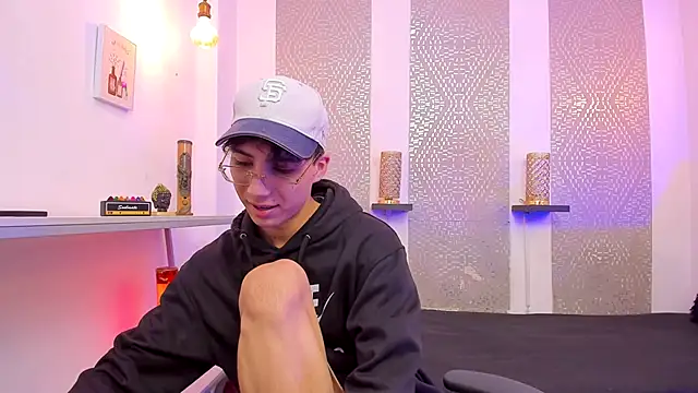 Nikolay Gregori online show from November 30, 2025, 4:35 am