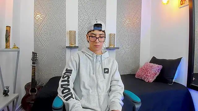 Snapshot of Nikolay_Gregori chatting on February 16, 2025, 10:43 am Nikolay Gregori online show from February 16, 2025, 10:43 am