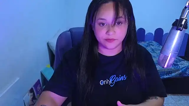 Snapshot of Luciernaga18 chatting on June 30, 2026, 2:22 am Luciernaga18 online show from June 30, 2026, 2:22 am