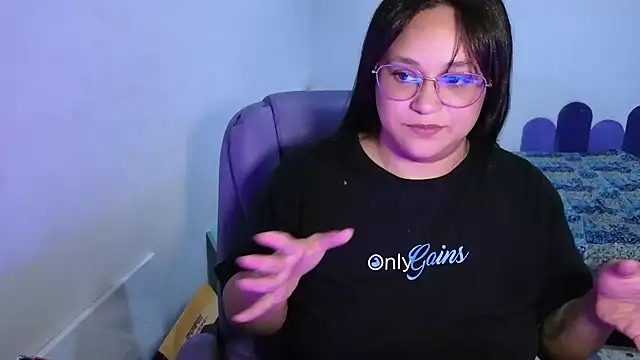 Snapshot of Luciernaga18 chatting on July 1, 2026, 2:56 am Luciernaga18 online show from July 1, 2026, 2:56 am