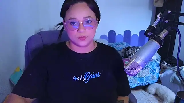 Snapshot of Luciernaga18 chatting on July 1, 2026, 8:53 pm Luciernaga18 online show from July 1, 2026, 8:53 pm