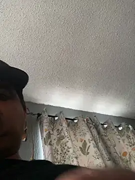 Miguel16i online show from February 14, 2025, 4:52 pm