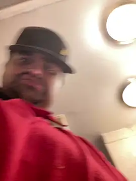 Miguel16i online show from March 7, 2025, 1:20 am