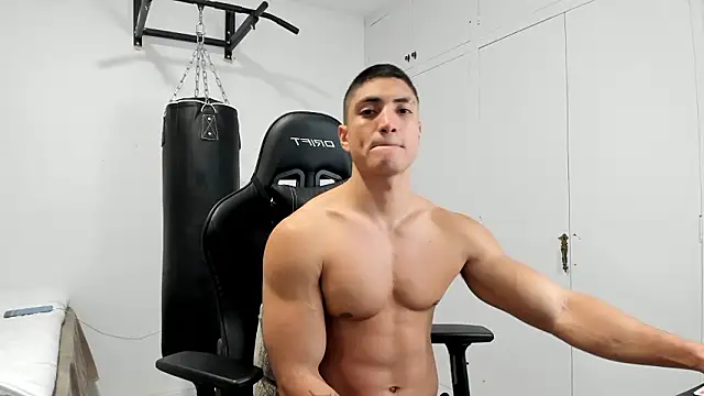 Snapshot of dan01_ chatting on February 10, 2026, 8:19 pm dan01 online show from February 10, 2026, 8:19 pm