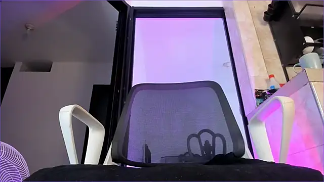 Snapshot of CandyLatinHott chatting on March 25, 2026, 6:29 pm CandyLatinHott online show from March 25, 2026, 6:29 pm