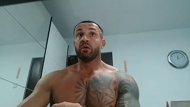 Snapshot of Magnificmuscles89 chatting on March 13, 2026, 10:09 am Magnificmuscles89 online show from March 13, 2026, 10:09 am