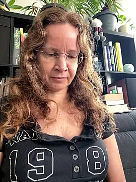 AnnikaRose online show from March 13, 2026, 6:51 am