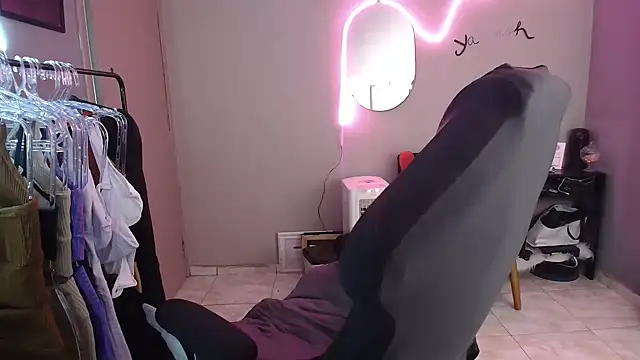 Snapshot of HotRuiva chatting on January 22, 2025, 2:03 pm HotRuiva online show from January 22, 2025, 2:03 pm