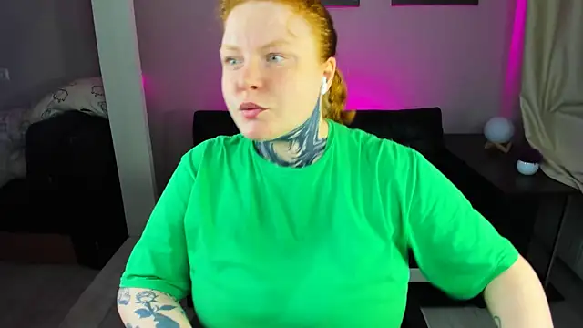 Cassie xKiss online show from June 17, 2026, 8:19 pm