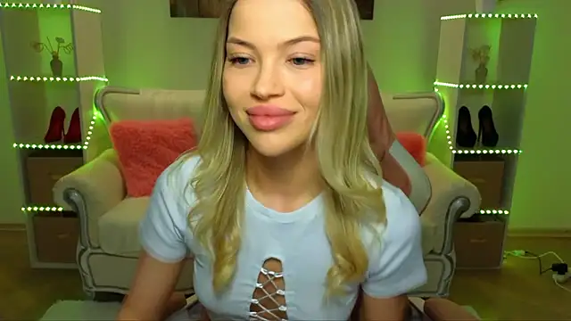 EmmyMills online show from January 10, 2026, 6:03 pm