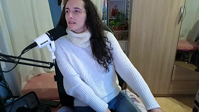 MemiKouki online show from November 24, 2025, 5:02 pm