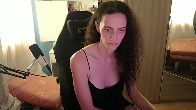 MemiKouki online show from July 17, 2026, 3:53 pm