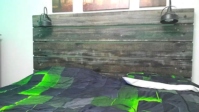 Mic Oxinner online show from October 30, 2025, 7:00 pm