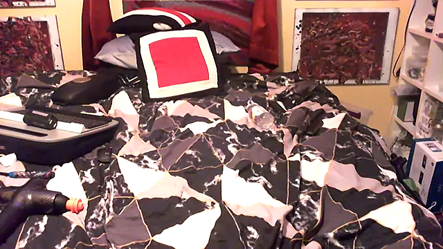 Mic Oxinner online show from December 4, 2025, 7:40 am