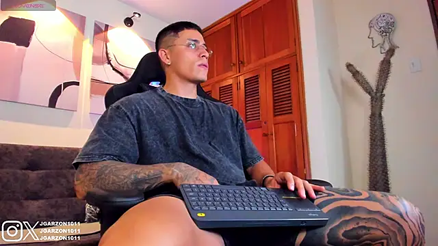 Snapshot of _joansoto chatting on February 19, 2026, 12:57 pm joansoto online show from February 19, 2026, 12:57 pm