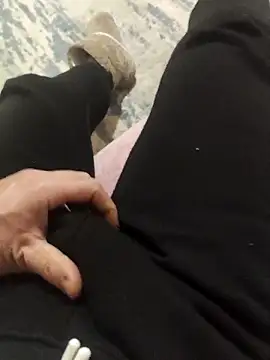 ssikerek23 online show from December 18, 2025, 12:05 am