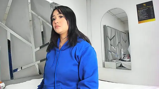 Catherinee69 x online show from October 28, 2025, 4:02 am